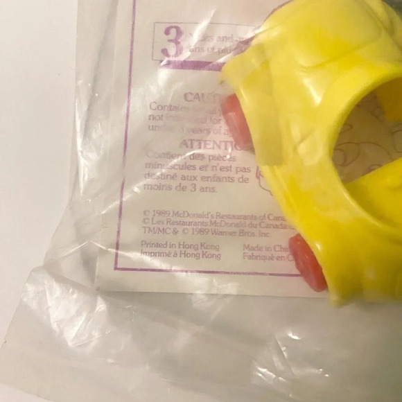 Vintage  1989 Daffy Duck Looney Tunes McDonalds Toy with Car Sealed - Picture 5 of 6
